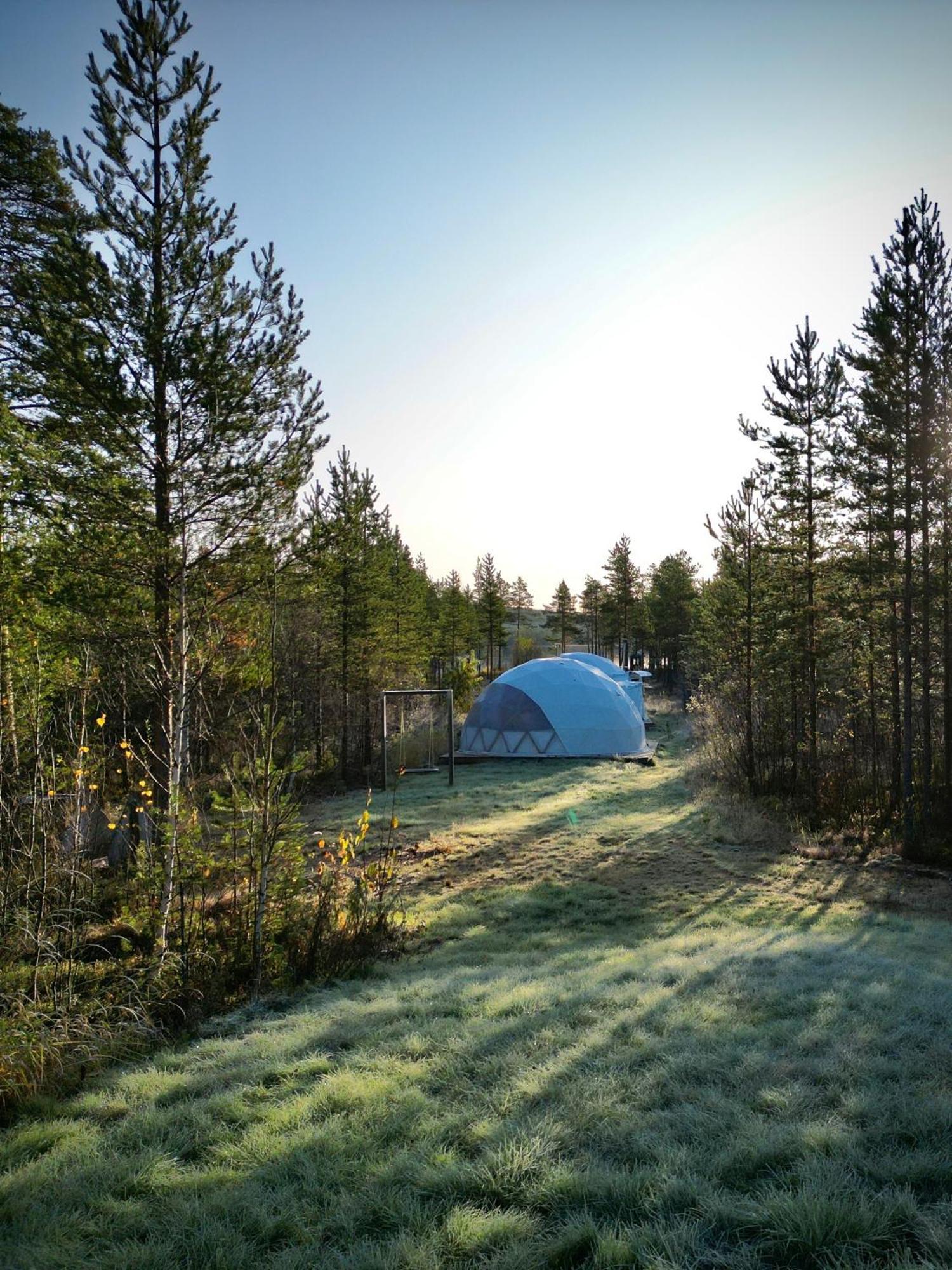 Aurora Igloo Fireplace-Heated Tents In A Secret Forest With Private Jacuzzi And Shared Sauna Bathroom And Dog Friendly Rovaniemi Esterno foto