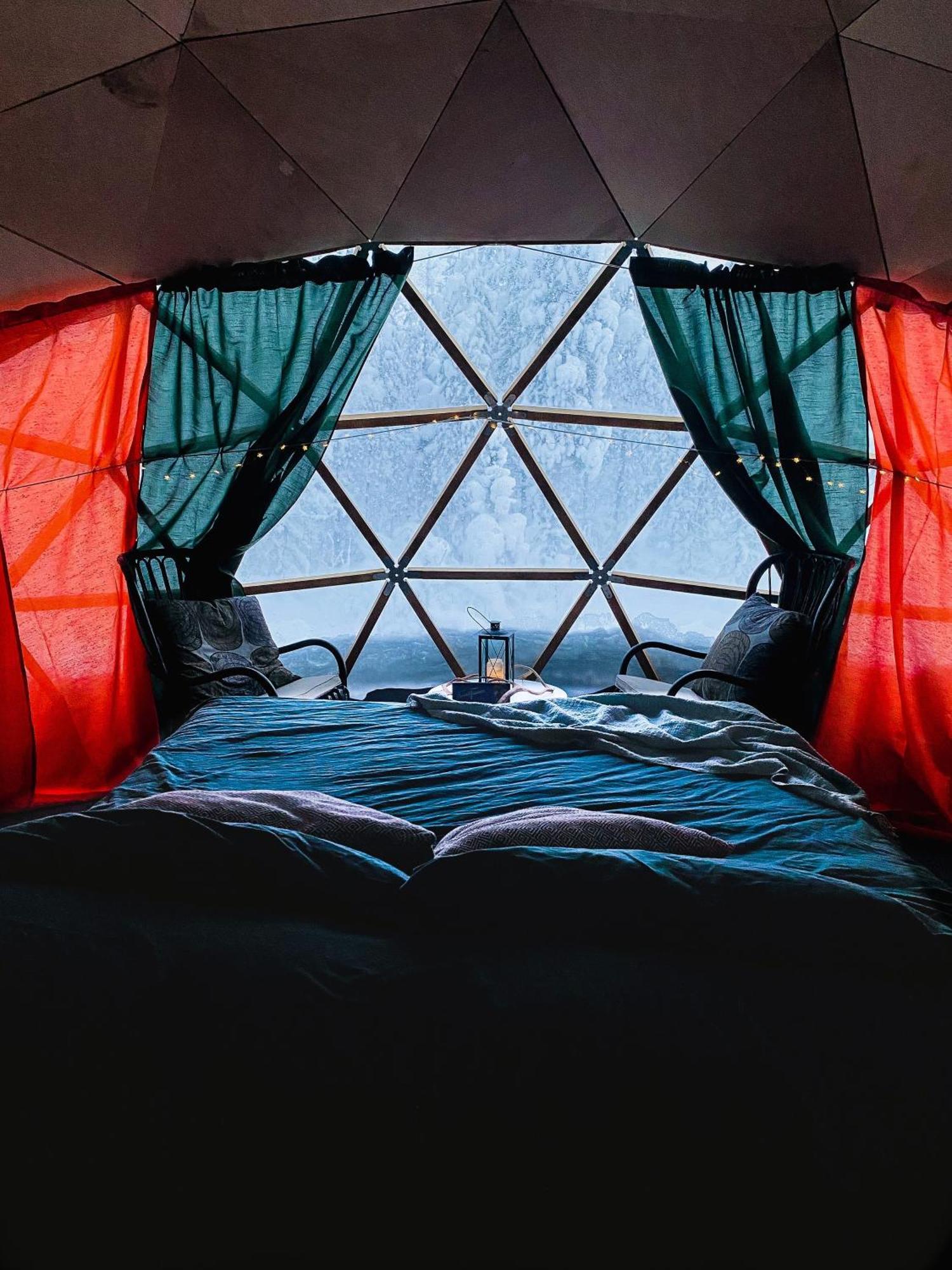 Aurora Igloo Fireplace-Heated Tents In A Secret Forest With Private Jacuzzi And Shared Sauna Bathroom And Dog Friendly Rovaniemi Esterno foto