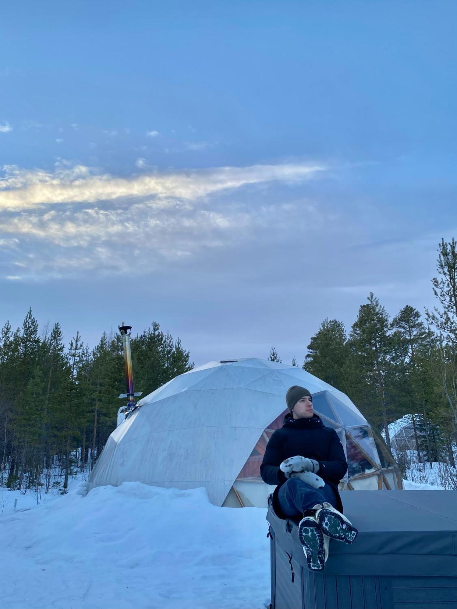 Aurora Igloo Fireplace-Heated Tents In A Secret Forest With Private Jacuzzi And Shared Sauna Bathroom And Dog Friendly Rovaniemi Esterno foto